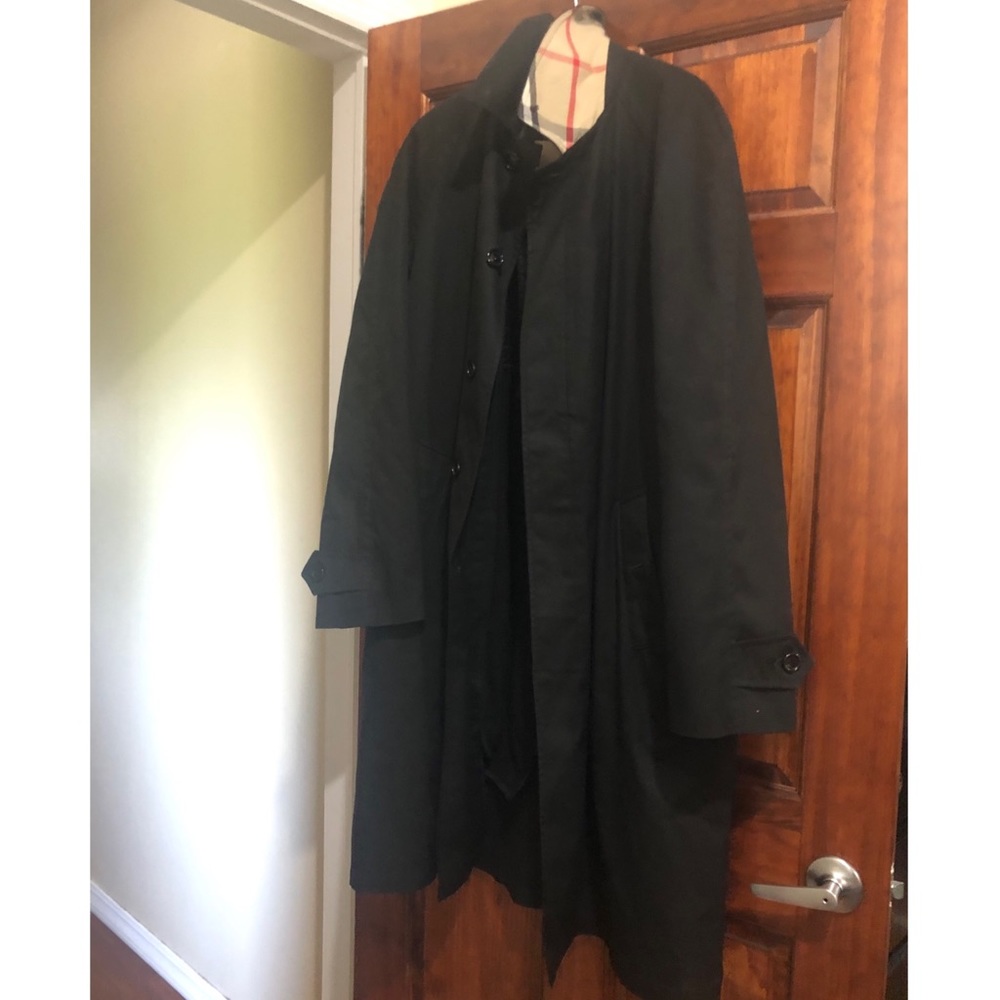 Men Burberry Trench Coat - Size 56 EUR